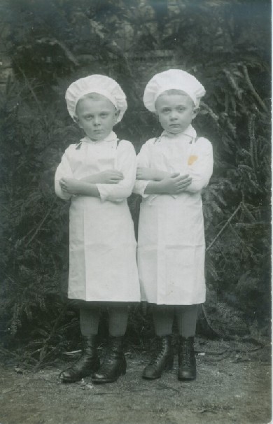 Heinz und Jürgen Rossack um 1925