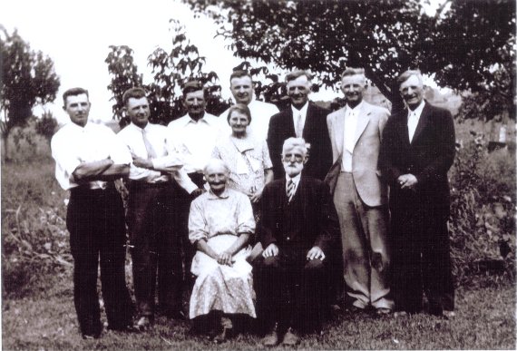 Joe + Lena Roggenbuck Family in 1935