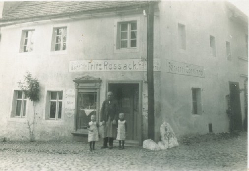 Fritz Rossack und seine Enkel Heinz und Georg